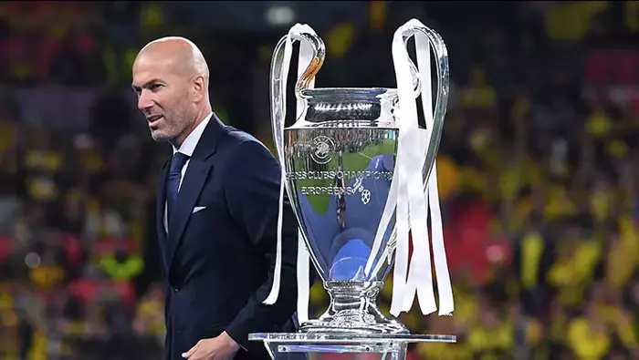 Fenerbahçe'de ortalığı ayağa kaldıracak gelişme: 'Yeni hoca Zinedine Zidane'
